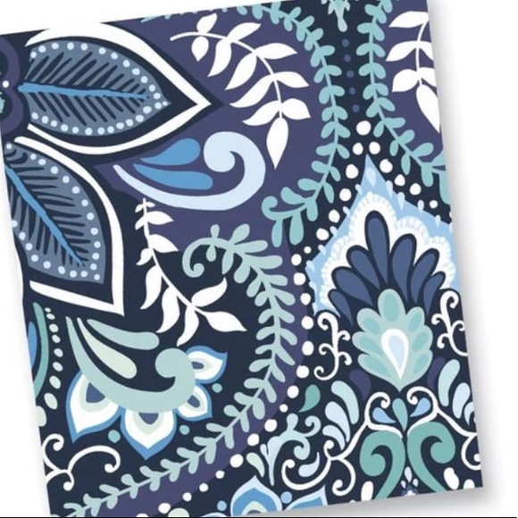 ‼️holiday sale-FIRM‼️ NWT Vera bradley large duffel bag blue island medallion - Picture 3 of 11